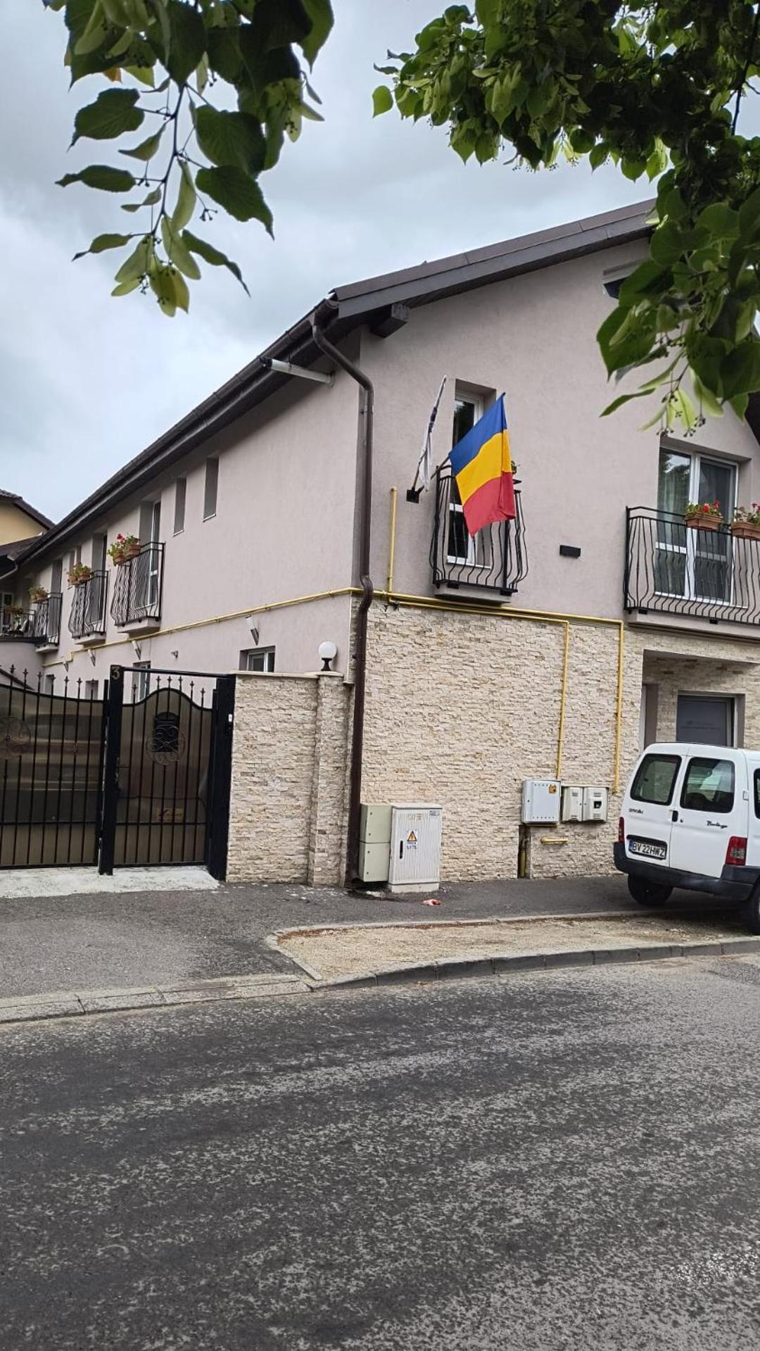 Casa *